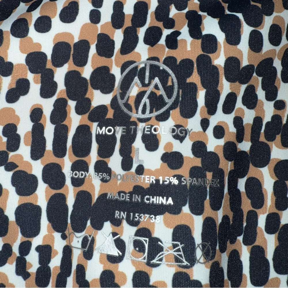 Move Theology Printed Leggings with Scoop Pockets Women's Sz Large NWOT - Picture 7 of 7